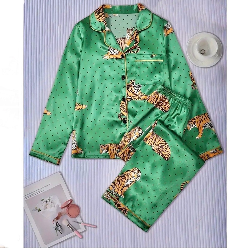 Naked Hanger SatinTiger Print Pajamas